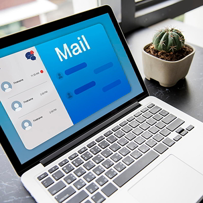 ایمیل، یکی از ابزار برند سازی شخصی